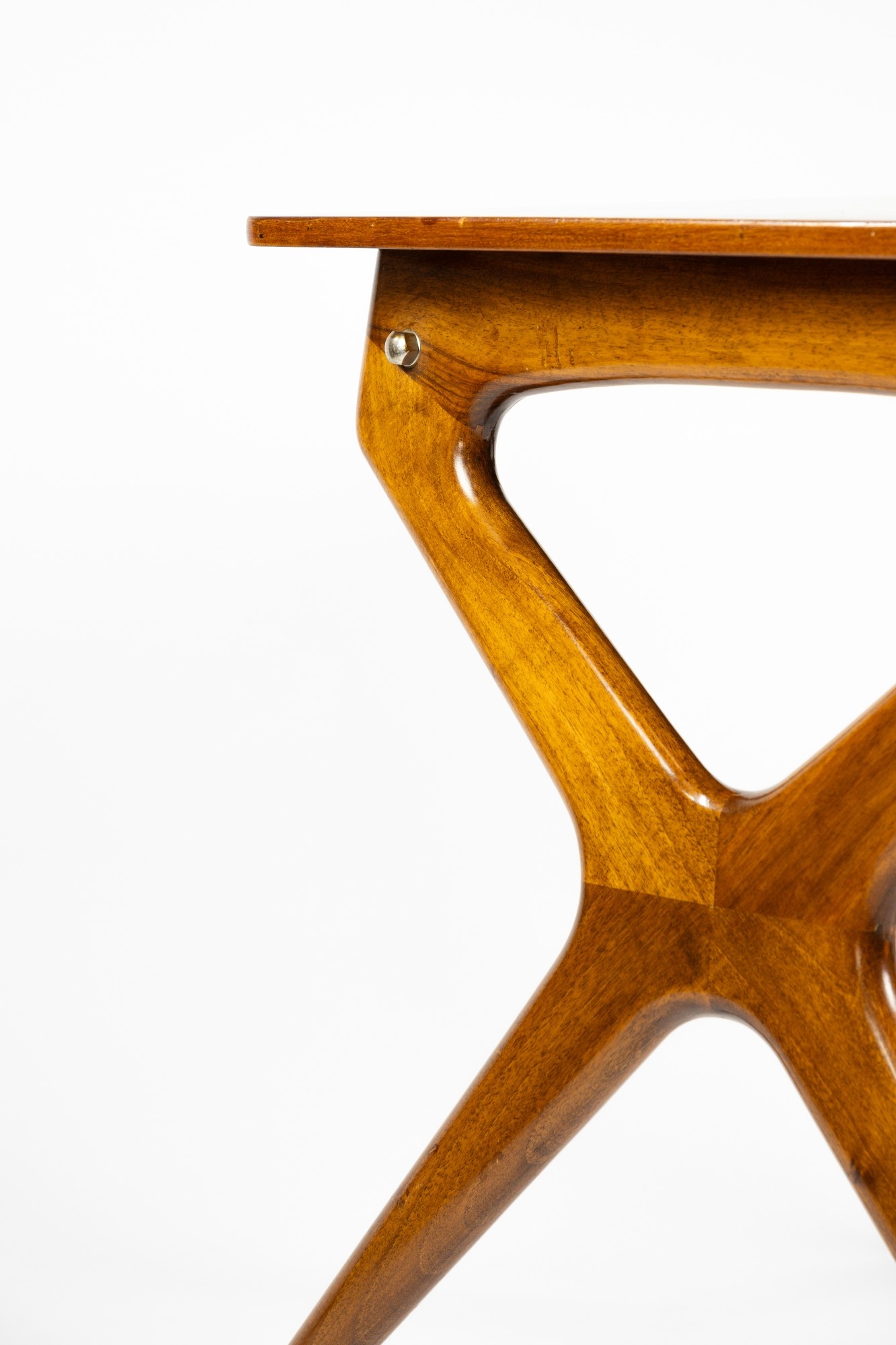 Monte-Carlo Gallery | Side table in walnut design Ico Parisi by De